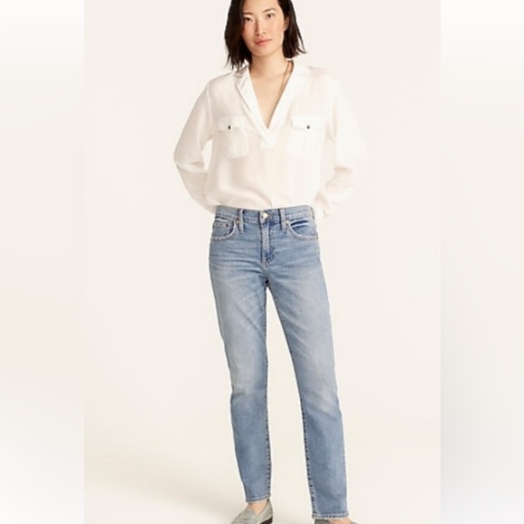 NWOT Jcrew 
Slim boyfriend jean in Tea Time wash

Item: AT847

TEA TIME WASH

33 - Picture 1 of 12